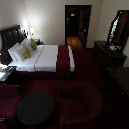 Grand Mayfair Hotel Дубай Экстерьер фото