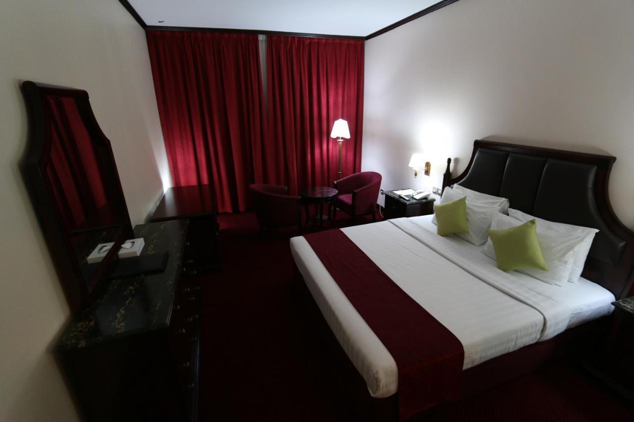 Grand Mayfair Hotel Дубай Экстерьер фото