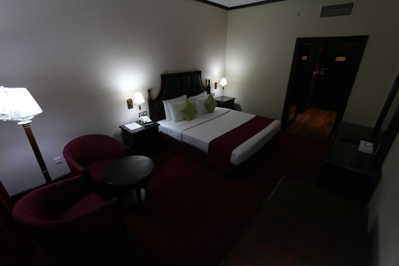 Grand Mayfair Hotel Дубай Экстерьер фото