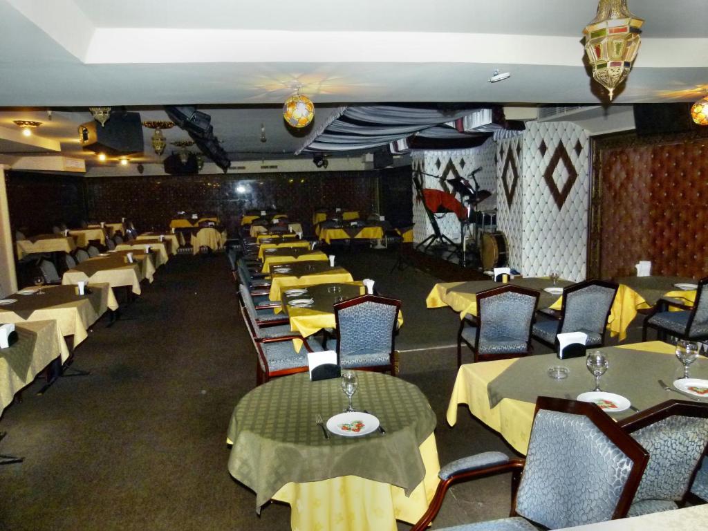 Grand Mayfair Hotel Дубай Экстерьер фото