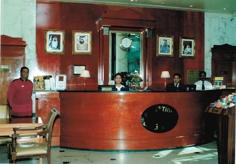 Grand Mayfair Hotel Дубай Экстерьер фото