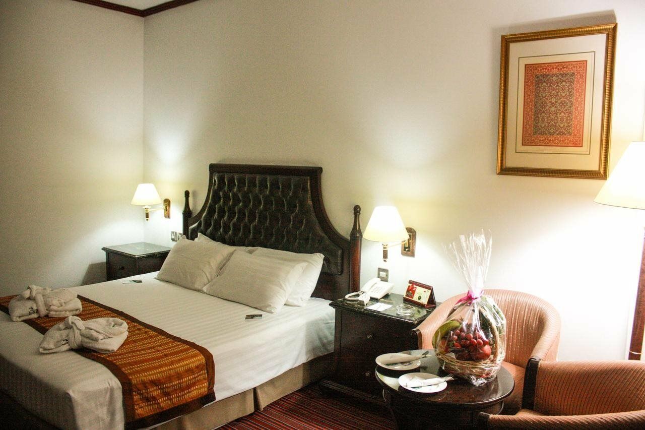 Grand Mayfair Hotel Дубай Экстерьер фото